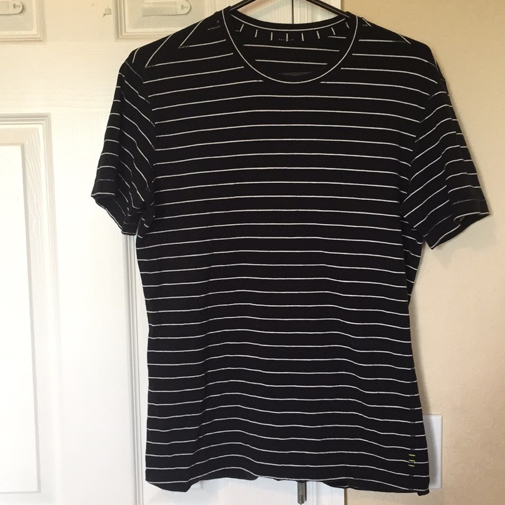 Men’s Medium Lululemon T-Shirt